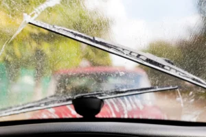 Tips Otomotif: Jangan Asal Isi Air Wiper Mobil